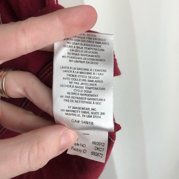 NFL Washington Redskins Women's V Neck Burgundy and Gold Tshirt Size Small - Picture 8 of 10